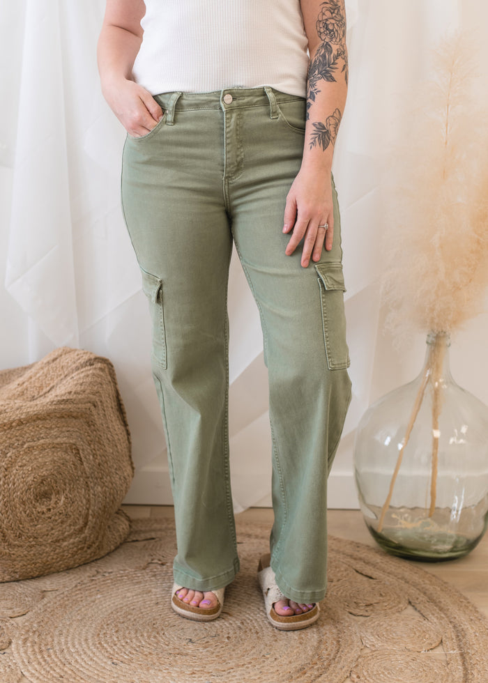 The High Rise Wide Cargo Jeans