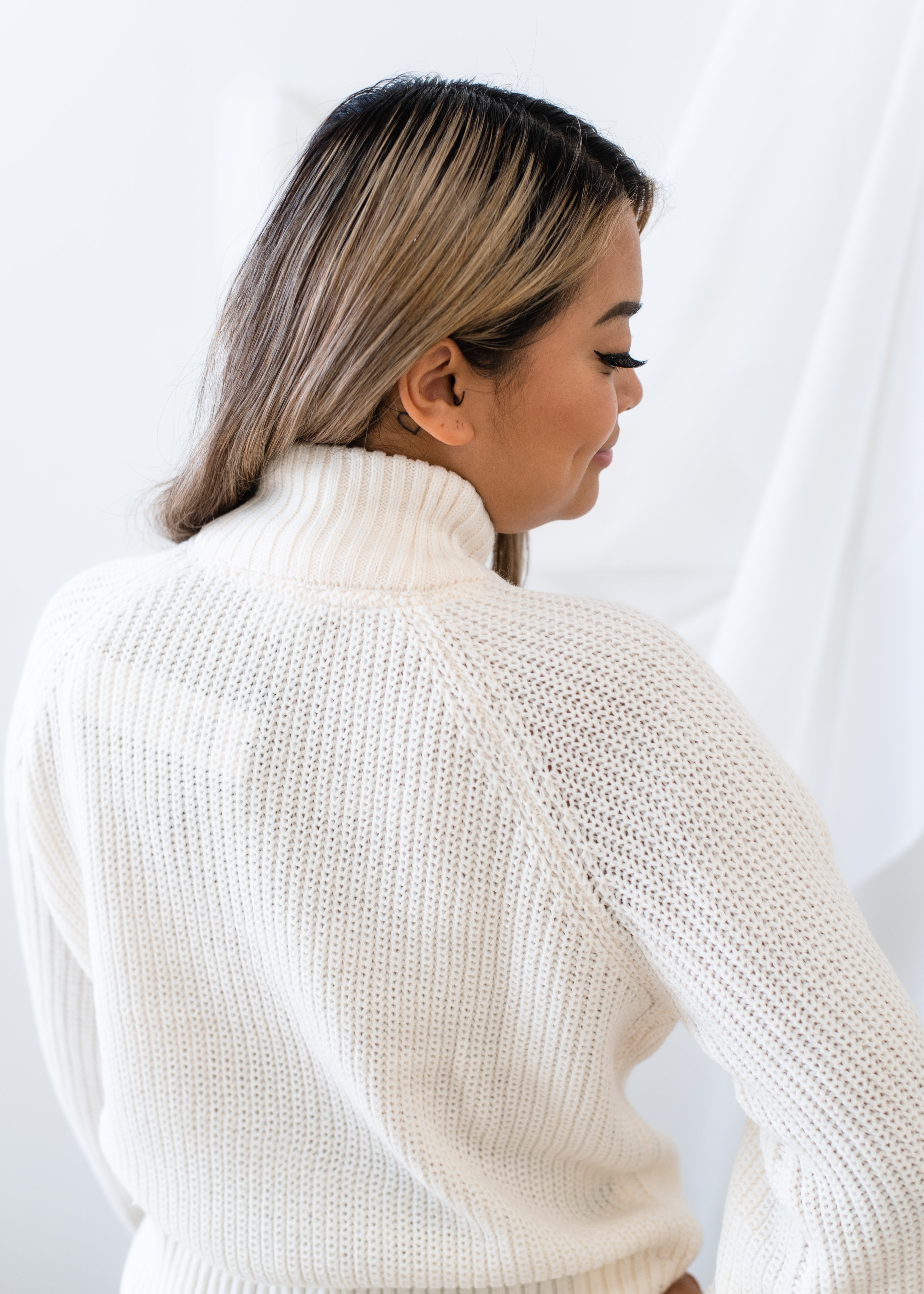 The Timmy Highneck Knit – Elle's Boutique