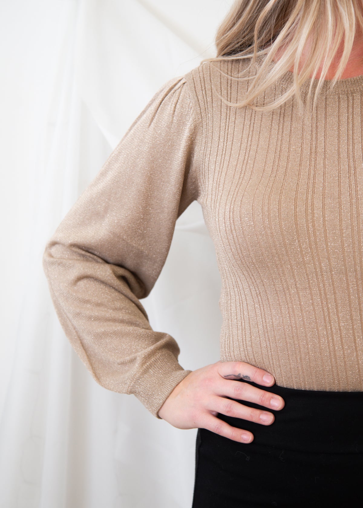 The Talia O-Neck Pullover