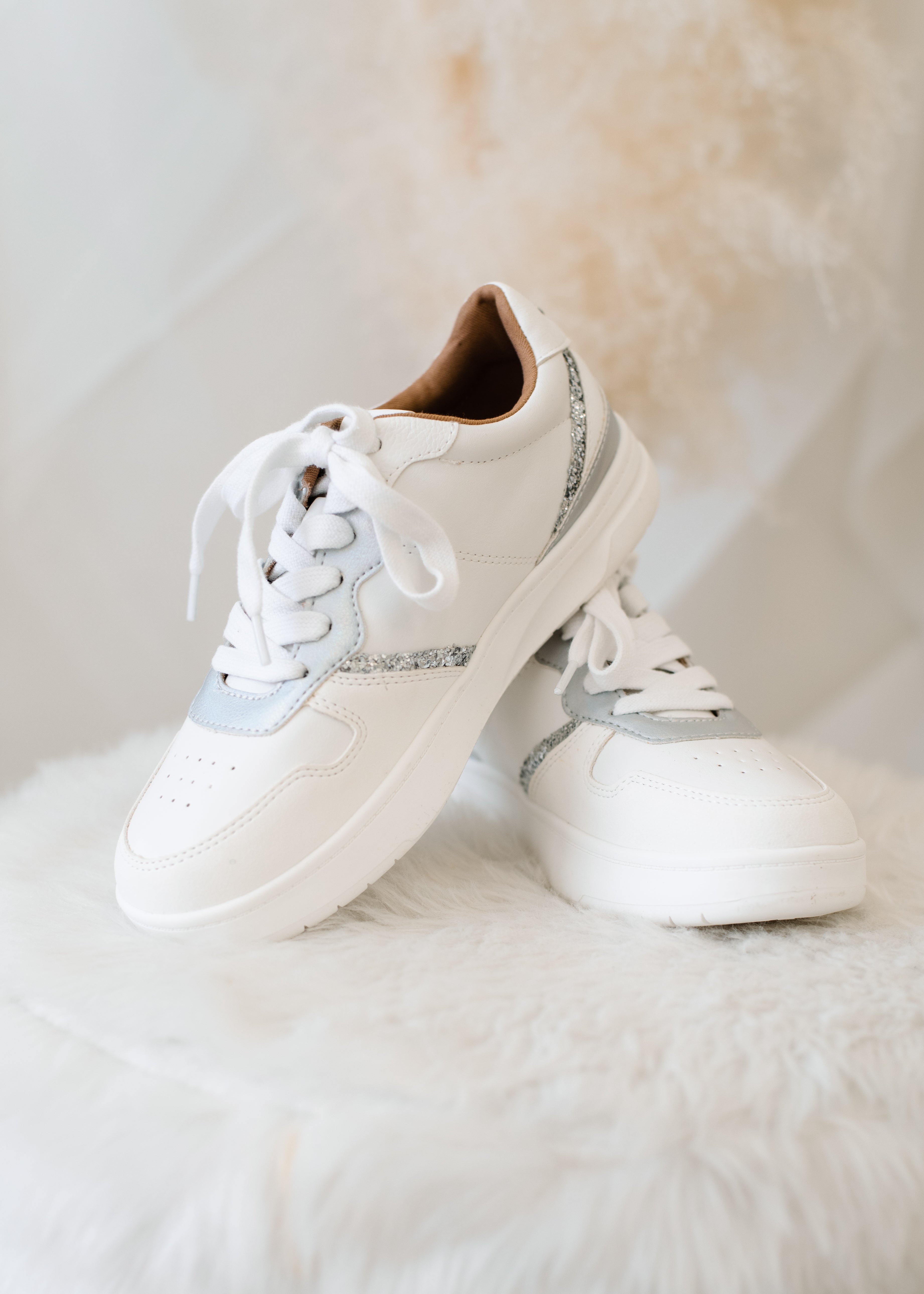 Sneakers – Elle's Boutique